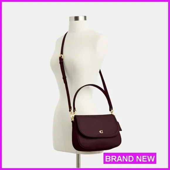 Leather Shoulder Bag Classic Elegant Saddle Silhouette Chic Detachable Strap